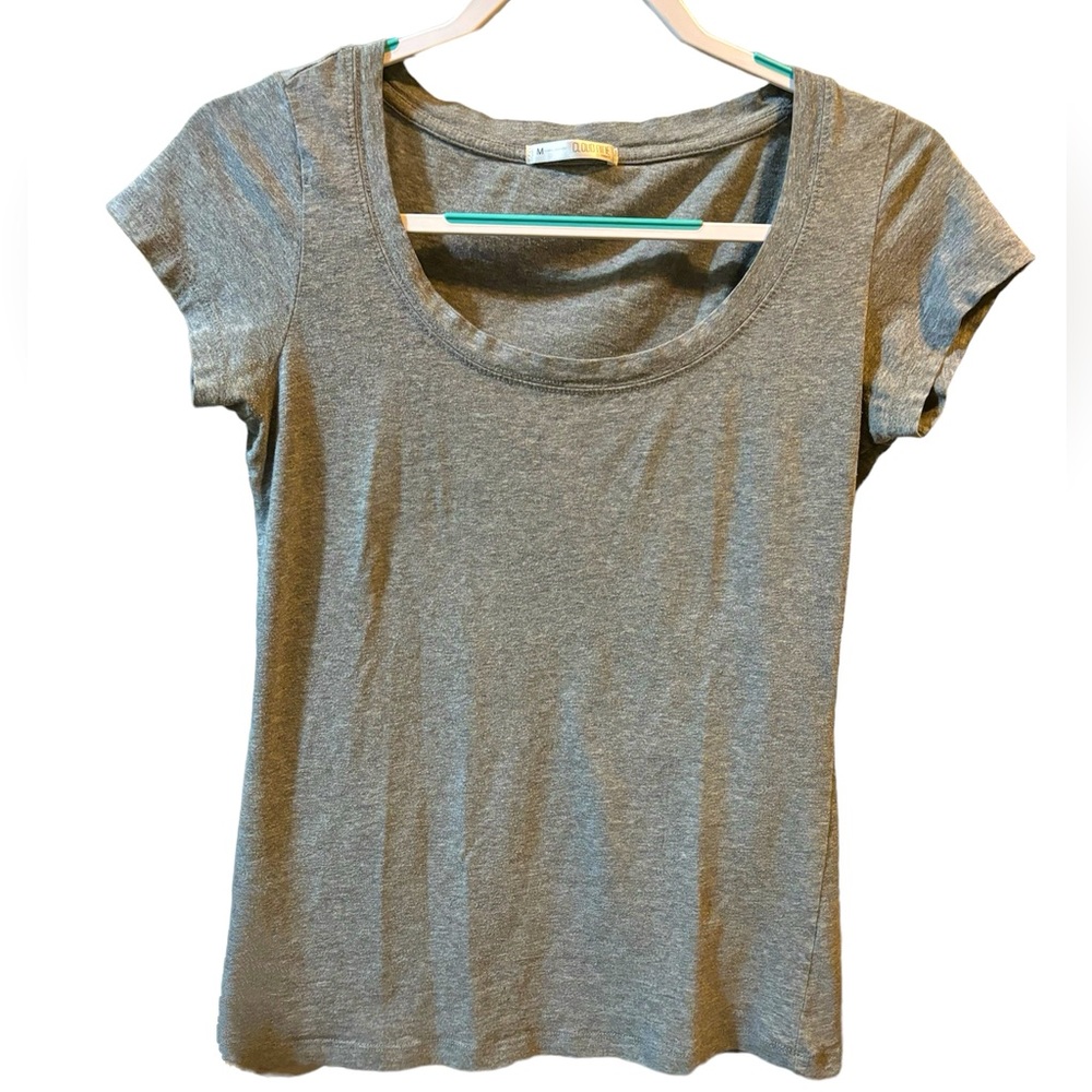 Cloudnine gray scoop neck tee sz m